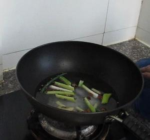 水煮盘锦河蟹或者大闸蟹的做法 步骤2