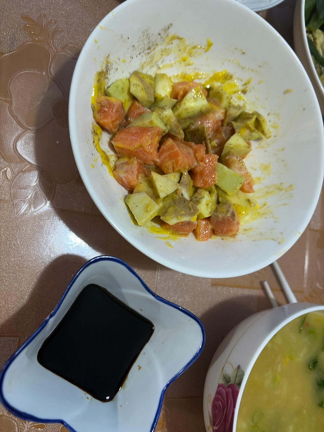 牛油果三文鱼沙拉