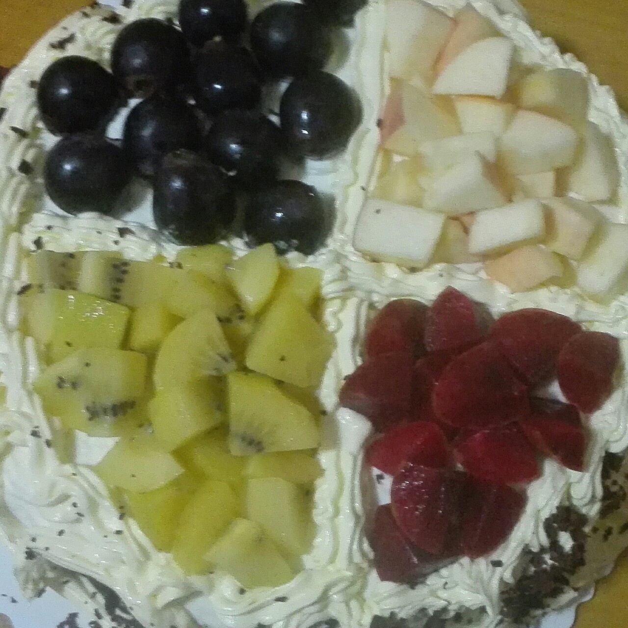 奶油水果装饰蛋糕