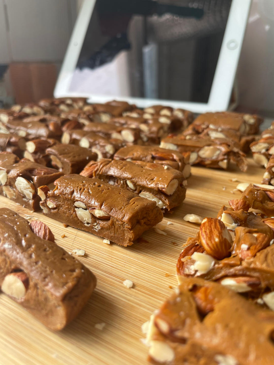 《Tinrry+》焦糖杏仁太妃糖