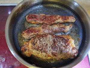 牛肉系列7—煎牛排（西冷与牛小排）的做法 步骤4