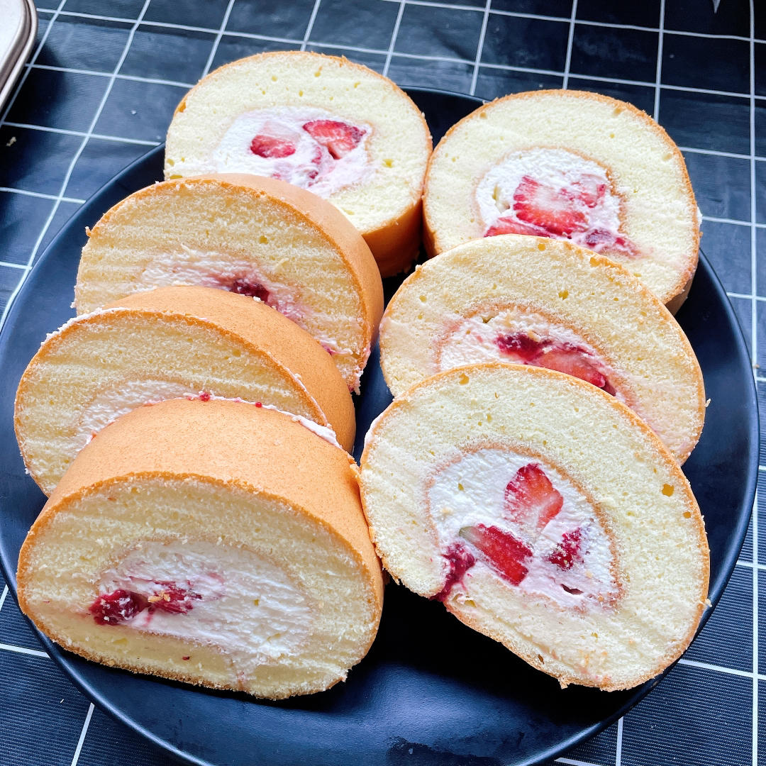 蛋糕胚八种花式吃法:蛋糕卷、肉松小贝、奶油蛋糕、杯子蛋糕、提拉米苏、盒子蛋糕、漩涡蛋糕、草莓城堡