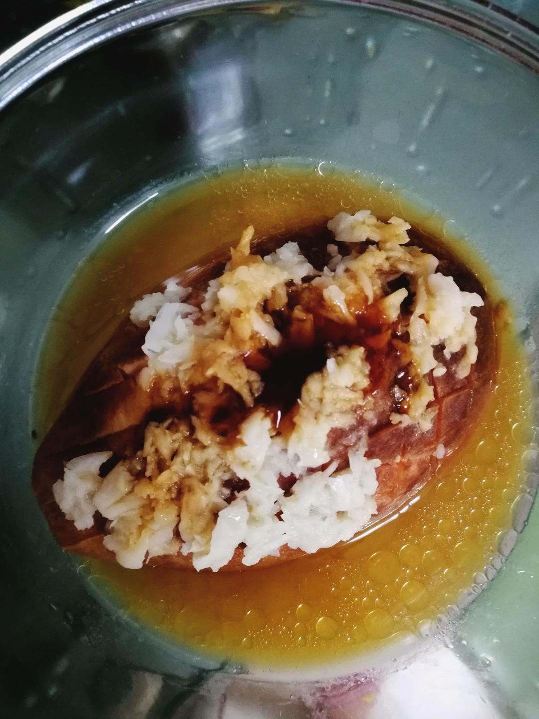 蒜蓉蒸鲜鲍鱼