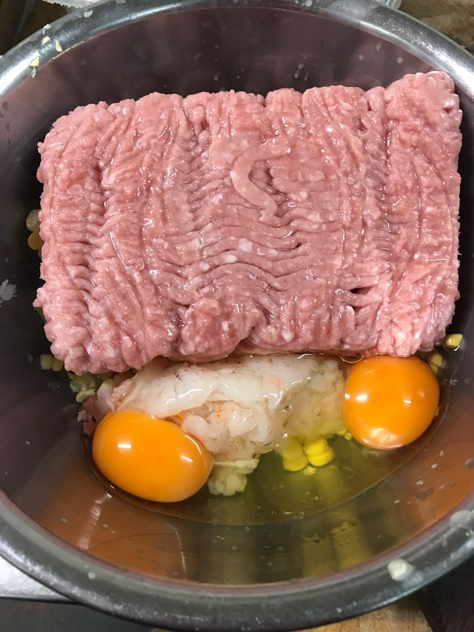 香煎玉米虾仁猪肉饼