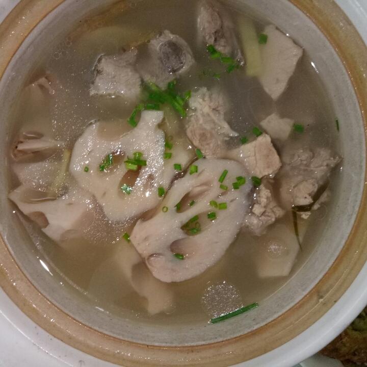 湖北菜肴 排骨藕汤