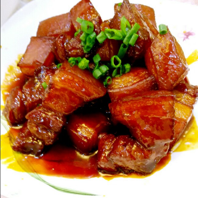 吃着碗里望着锅里的红烧肉