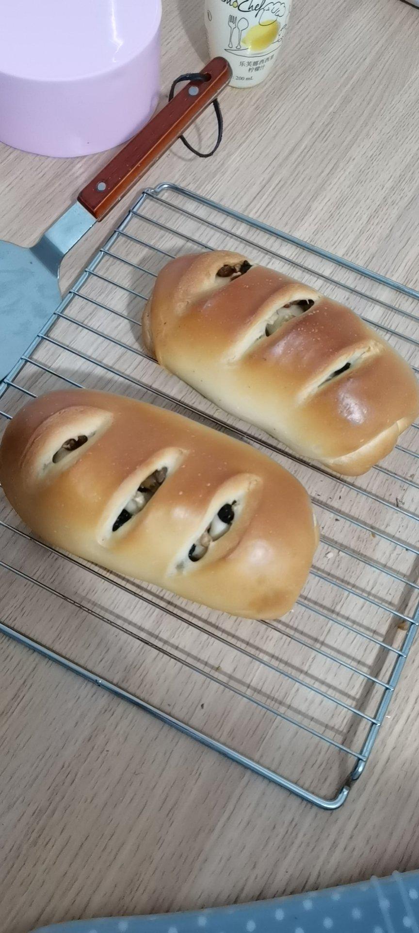 Sara爱烘焙：越吃越香的果干核桃大列巴