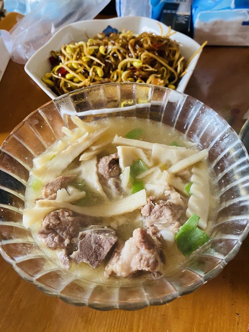 笋尖排骨汤