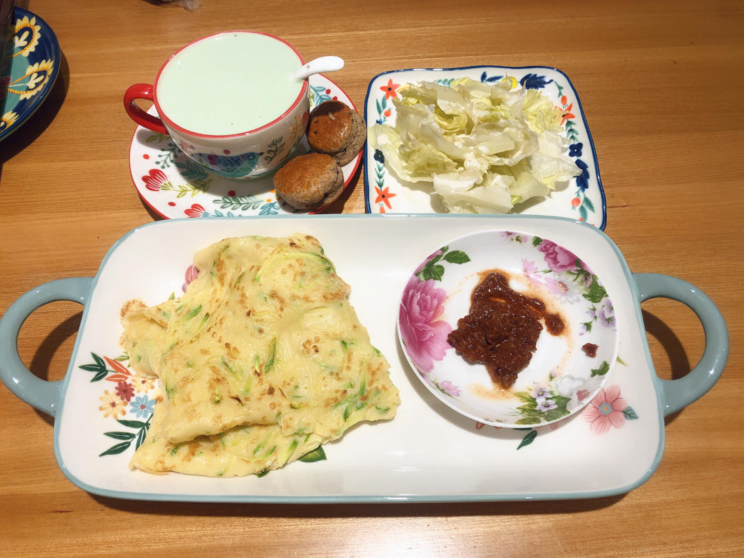 快手早餐-蘸汁西葫芦摊饼
