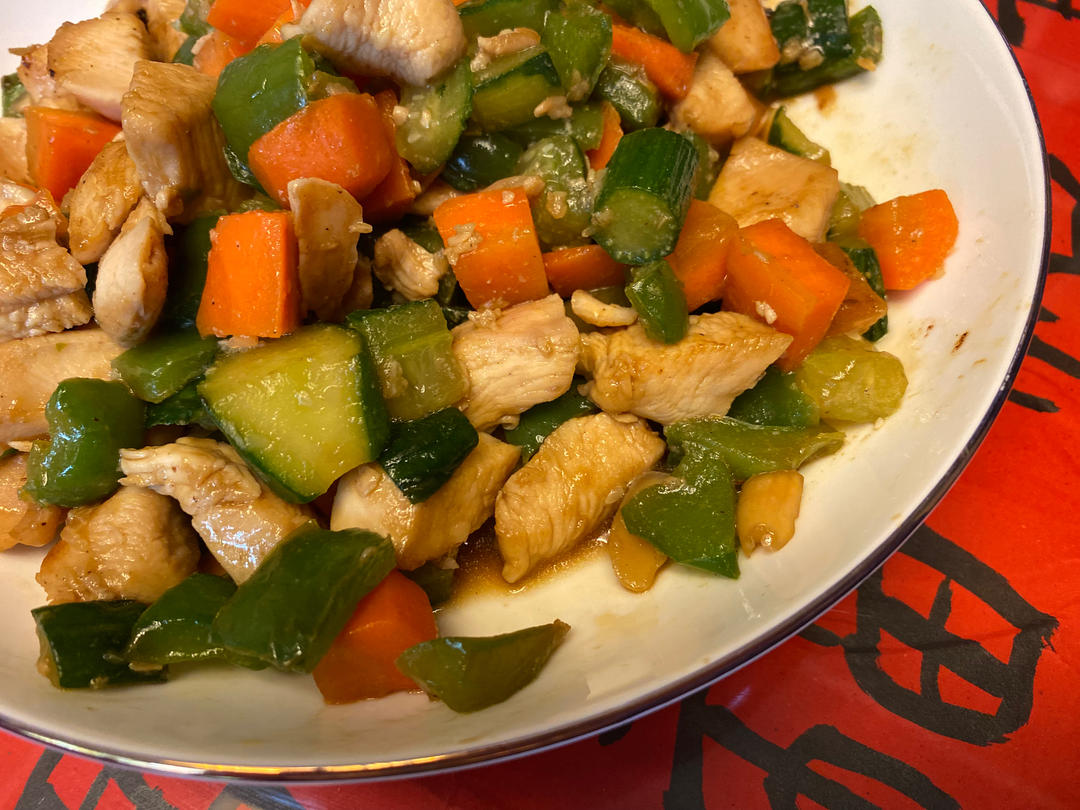 胡萝卜黄瓜鸡胸肉