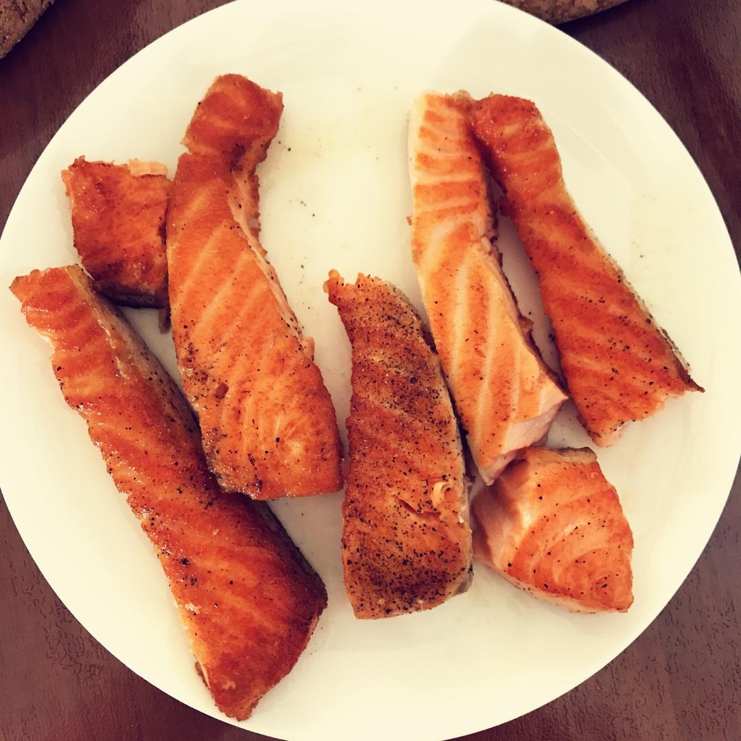 张大喵822做的煎三文鱼
