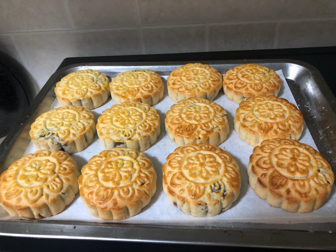 广式月饼—蛋黄莲蓉月饼