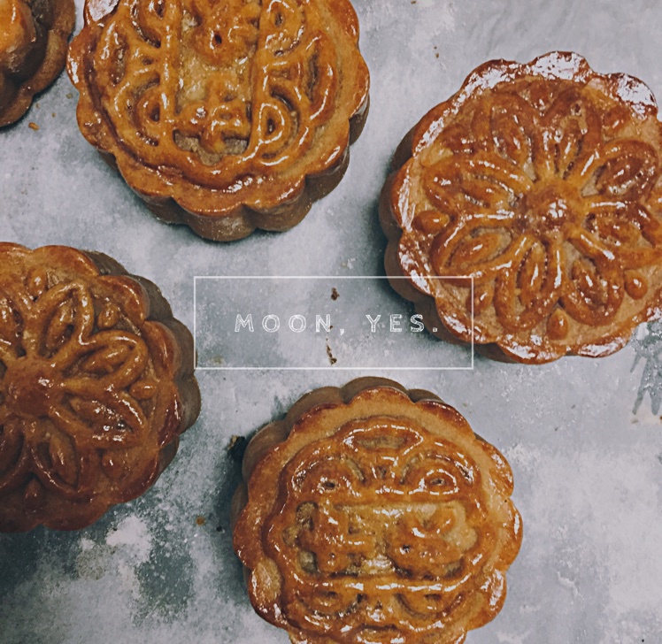 广式月饼——蛋黄莲蓉月饼