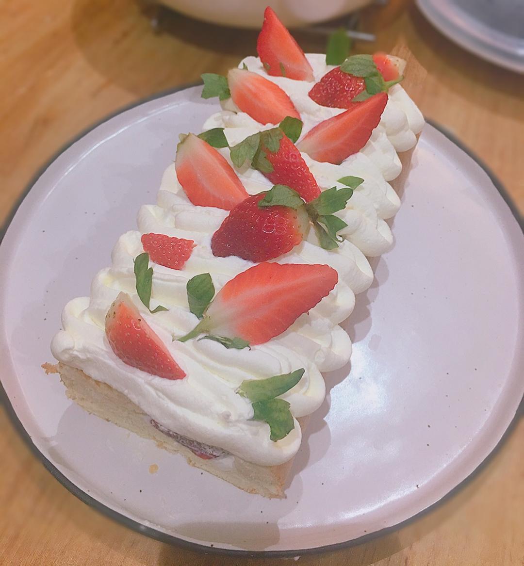 《Tinrry下午茶》教你做基础原味蛋糕卷