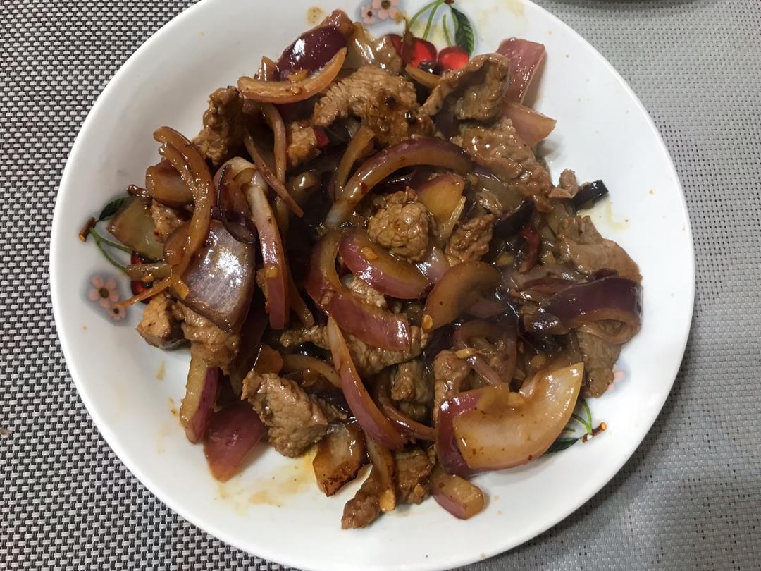 洋葱炒牛肉
