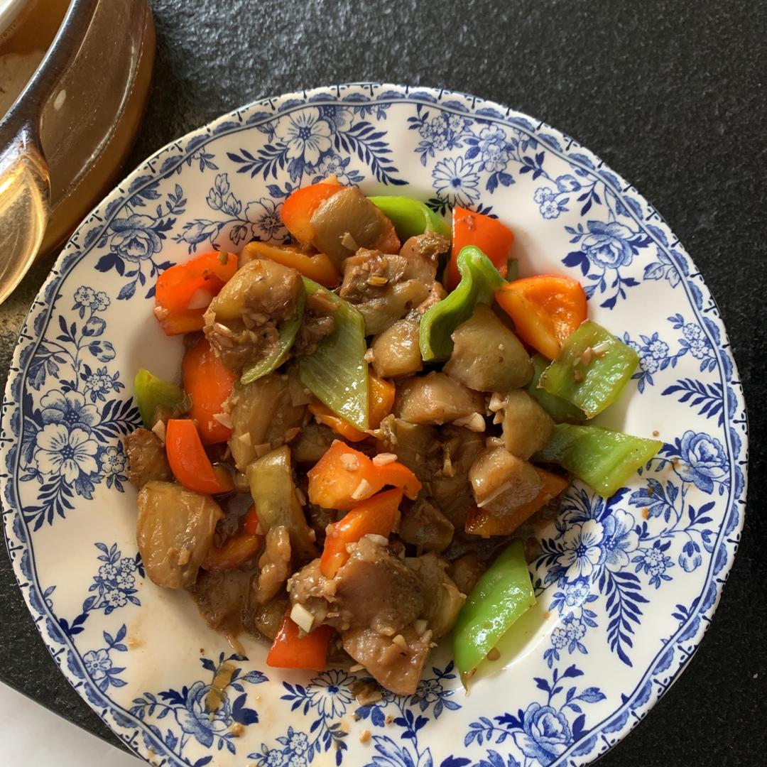 番茄青椒炒茄子