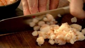 【终极烹饪课程】鲜虾卷的做法 步骤7