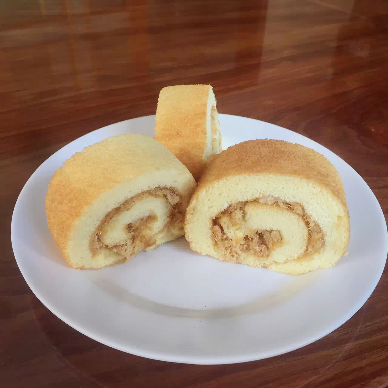 《Tinrry下午茶》教你做基础原味蛋糕卷