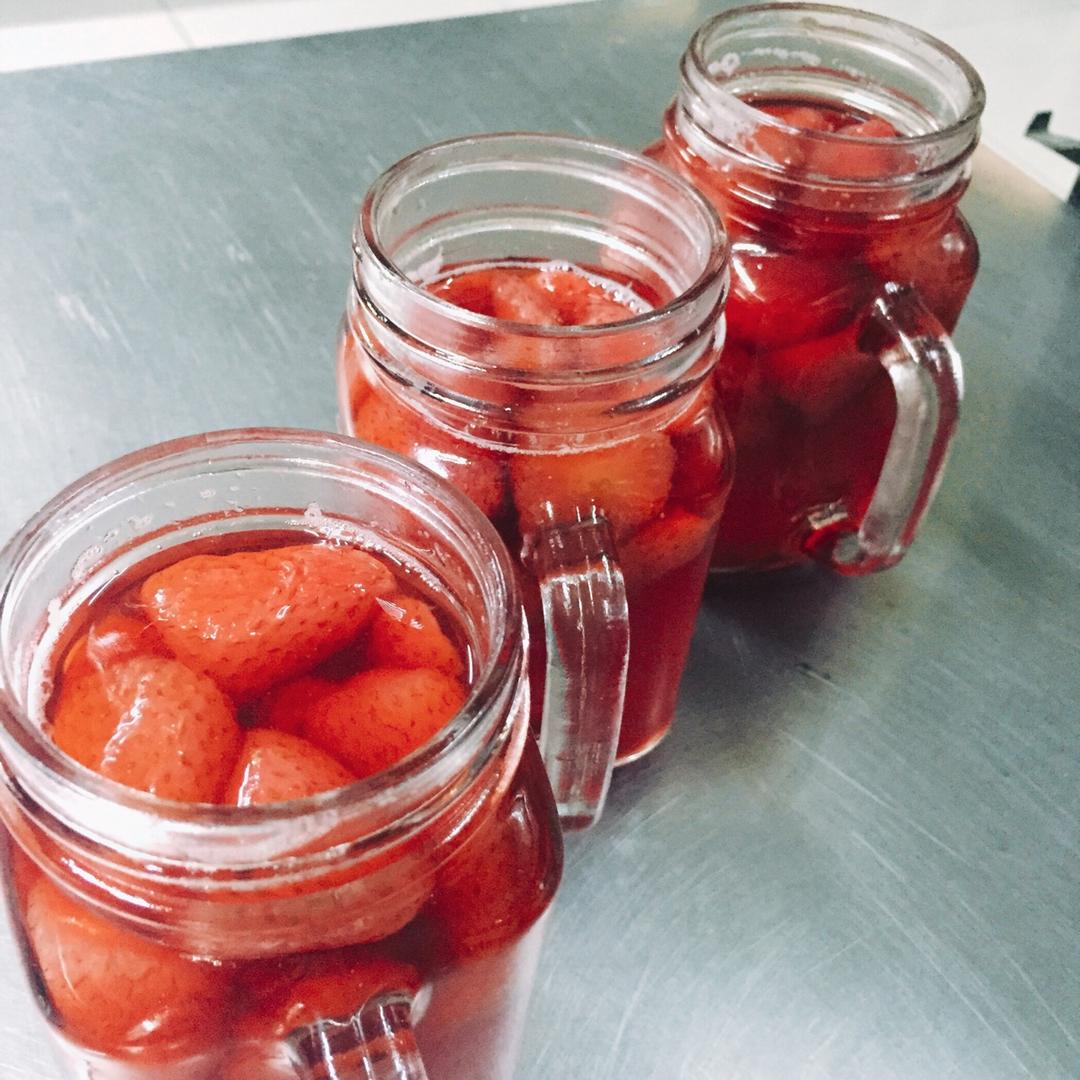 林林家做的草莓罐头