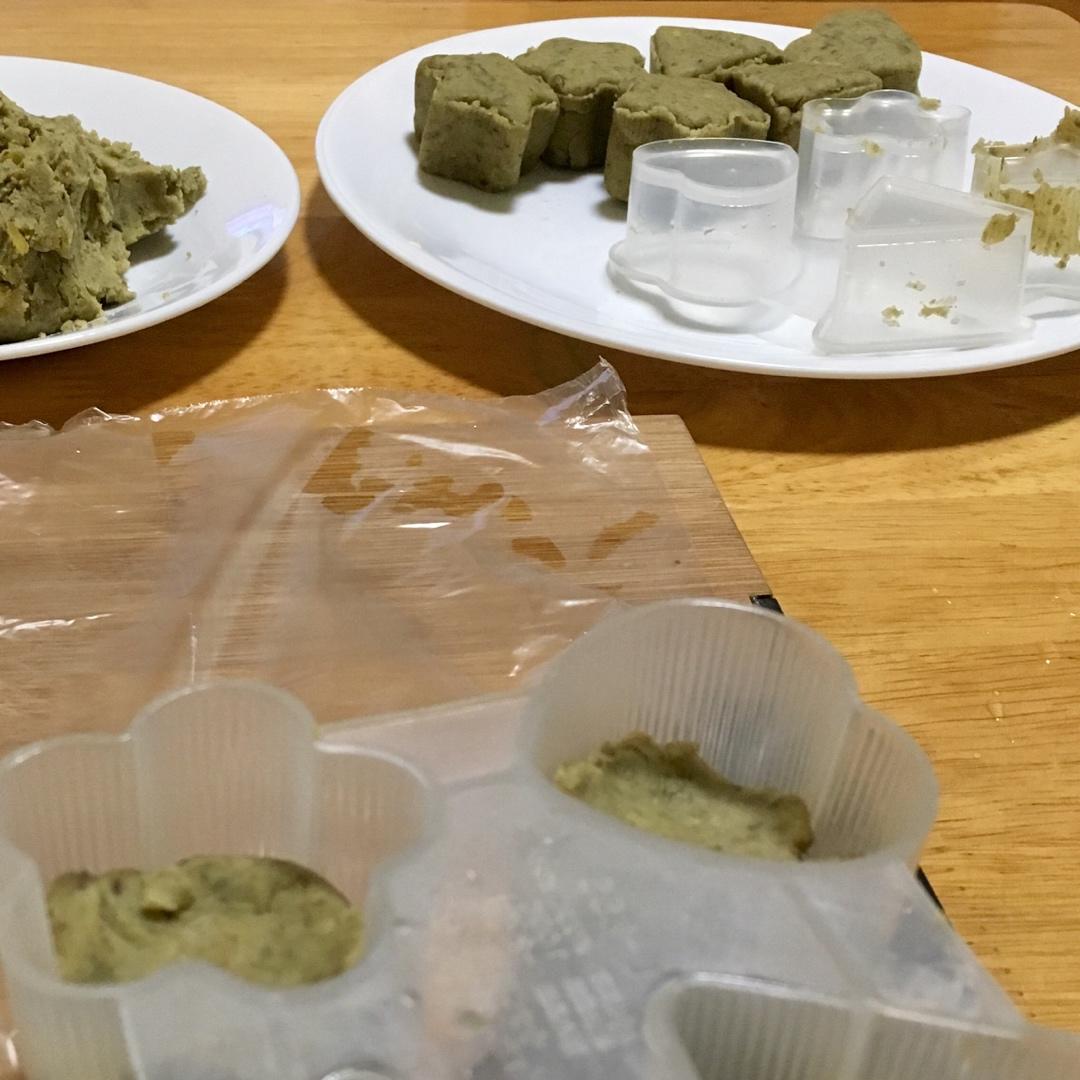 低脂低糖绿豆糕
最老式妈妈味道