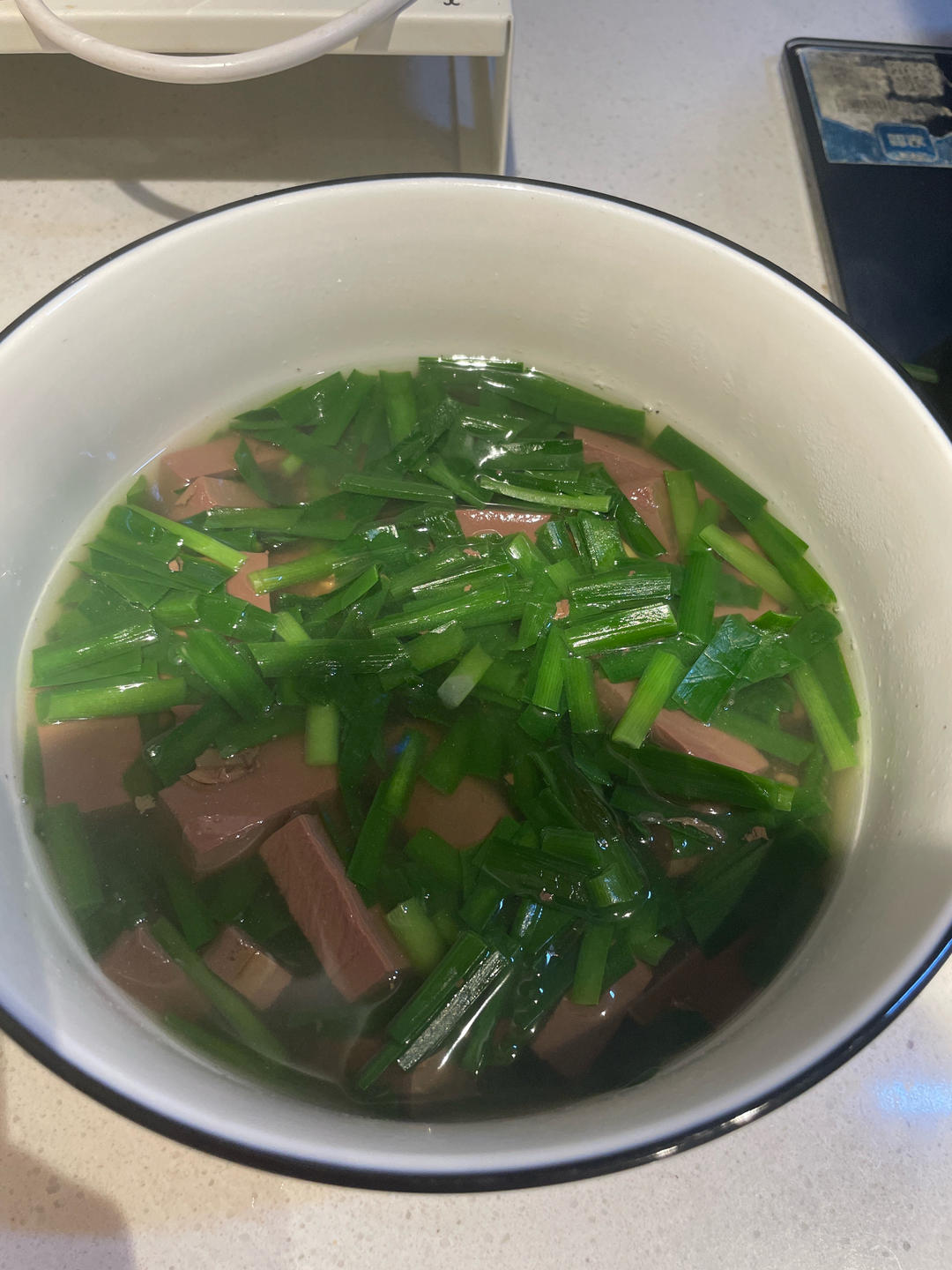 韭菜鸭血豆腐汤