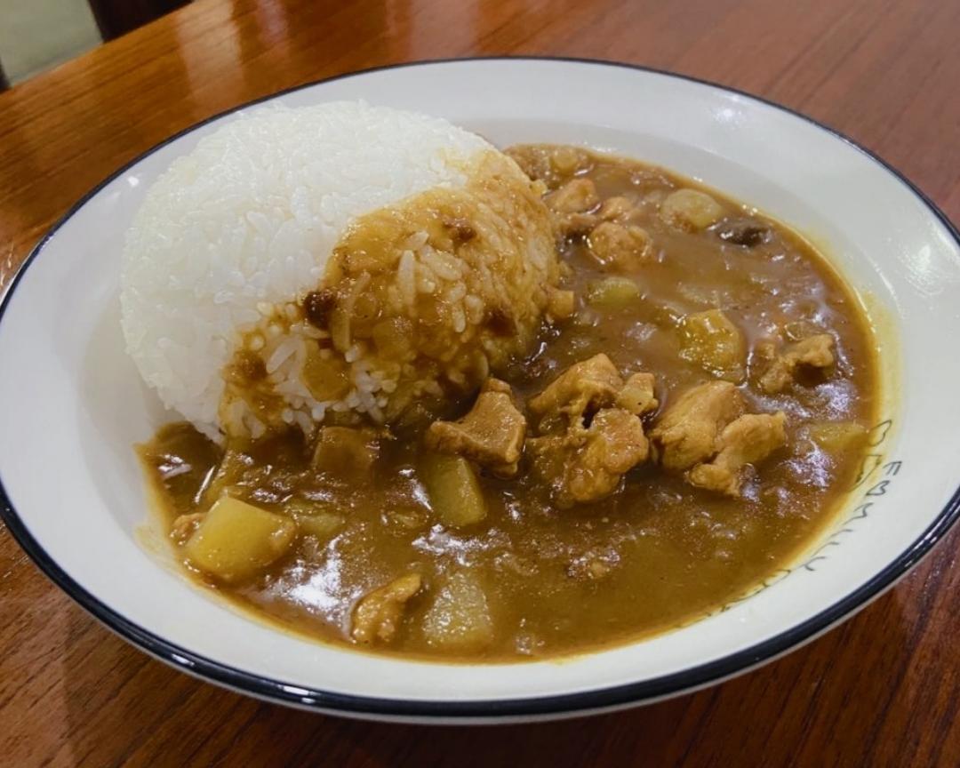 耳光咖喱饭（超好吃的咖喱鸡肉饭）