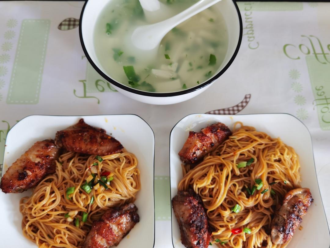 鸡翅这样做比可乐鸡翅还好吃100倍，连骨头都不放过