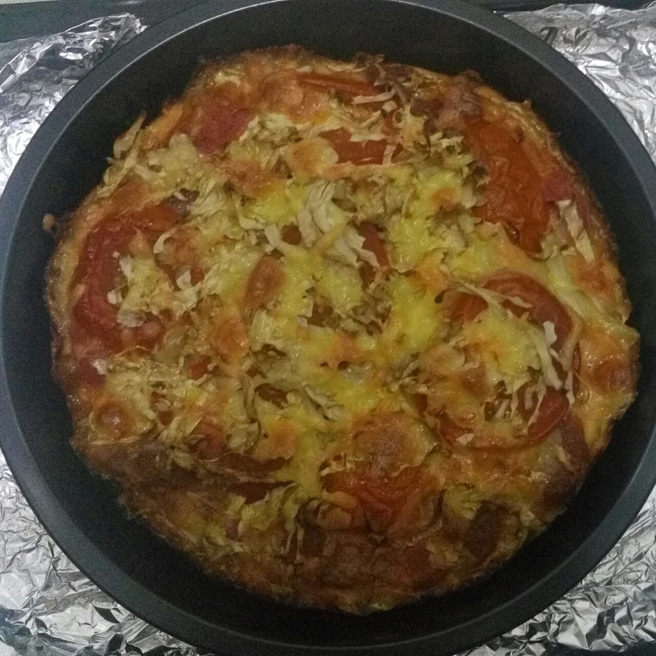 薄饼脆皮火腿pizza