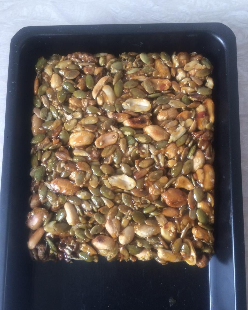 花生瓜子黑芝麻酥