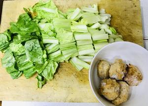 东北炖豆角+小白菜肉丸汤（一人食/360大卡）的做法 步骤7