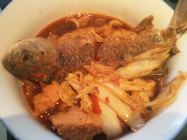 白菜炖鲫鱼