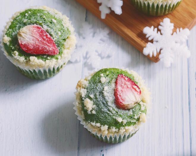 🎄草莓雪顶抹茶马芬（圣诞Cupcake）的做法