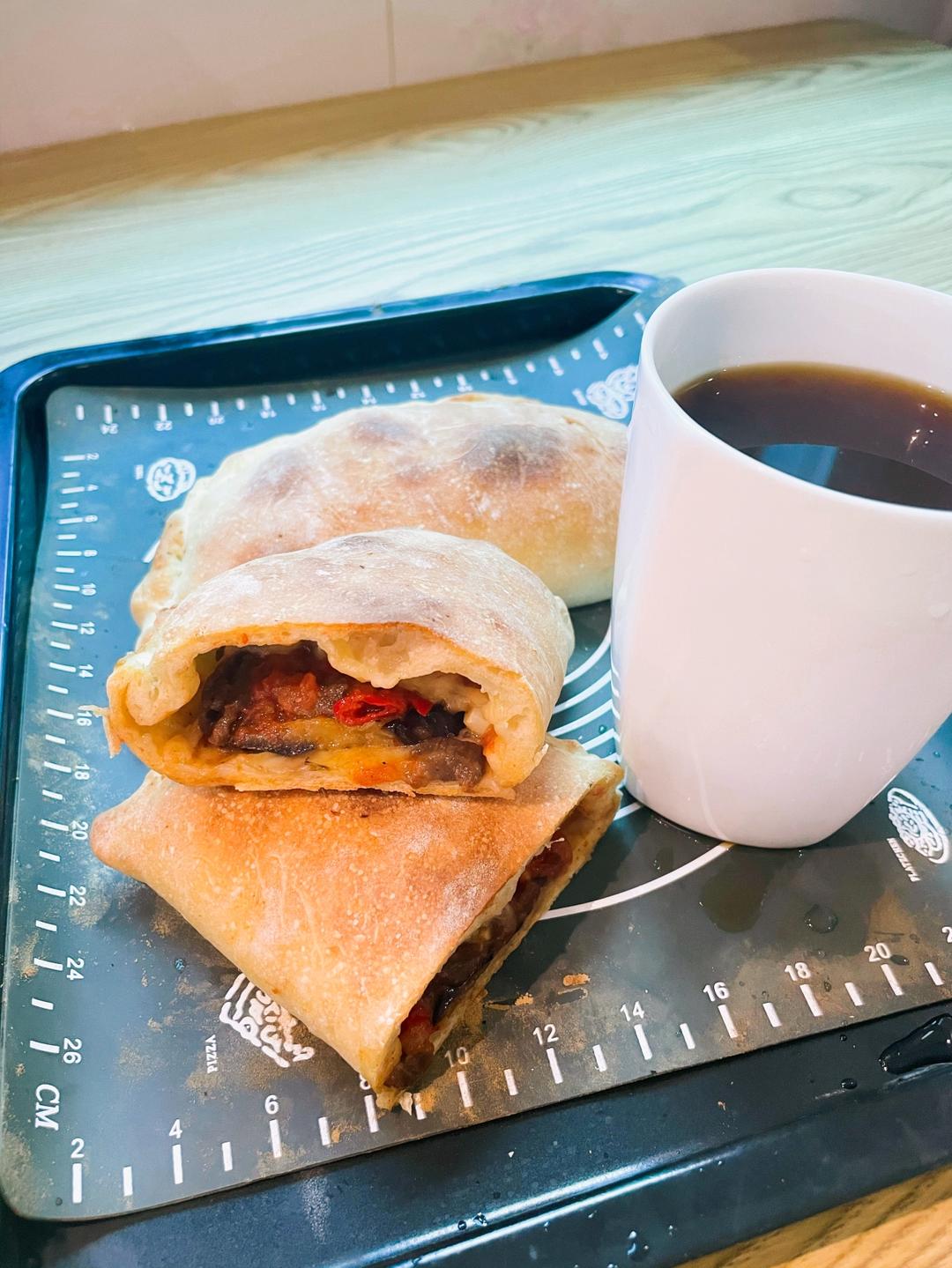 西餐39：calzone（芦笋奶酪馅、蘑菇菠菜馅、茄子馅）
Pizza面团4-偏脆薄