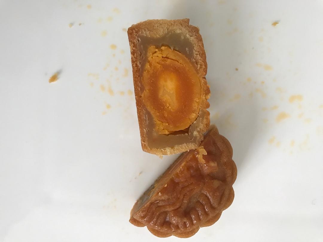 广式月饼——蛋黄莲蓉月饼