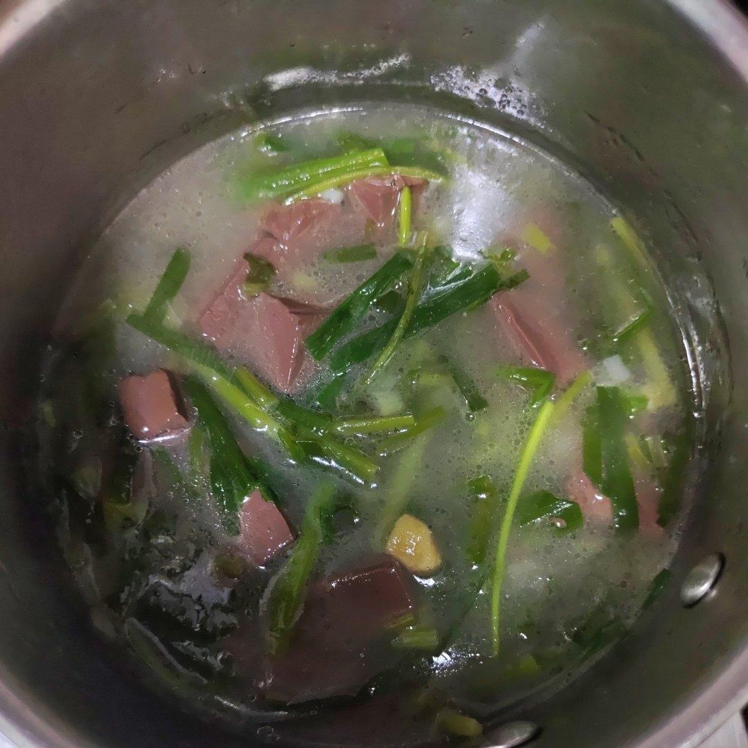 广东特色~韭菜猪红汤
