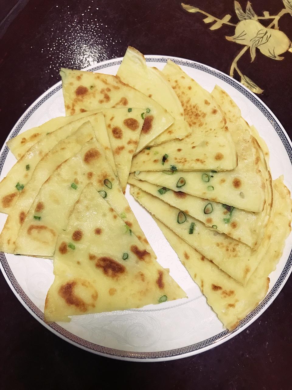 豆豆妈的小厨房做的快手鸡蛋饼～～十分钟早餐!