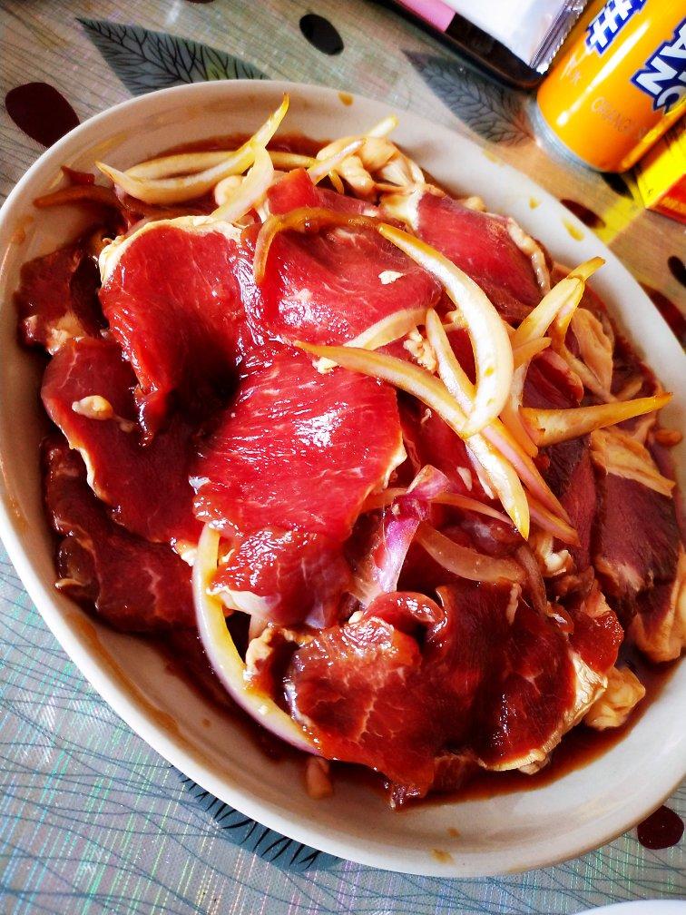 〈牛、羊肉腌制〉，烤肉吃。欣小厨 😉