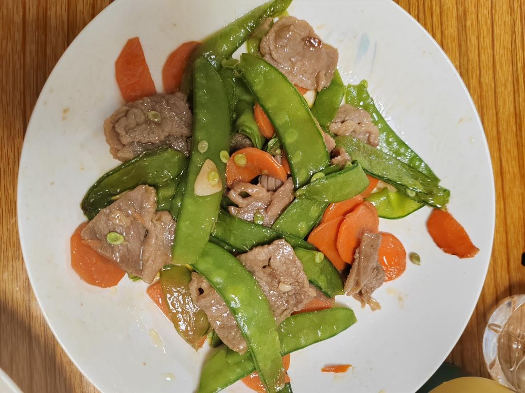 嫩炒牛肉片～～简单快手菜