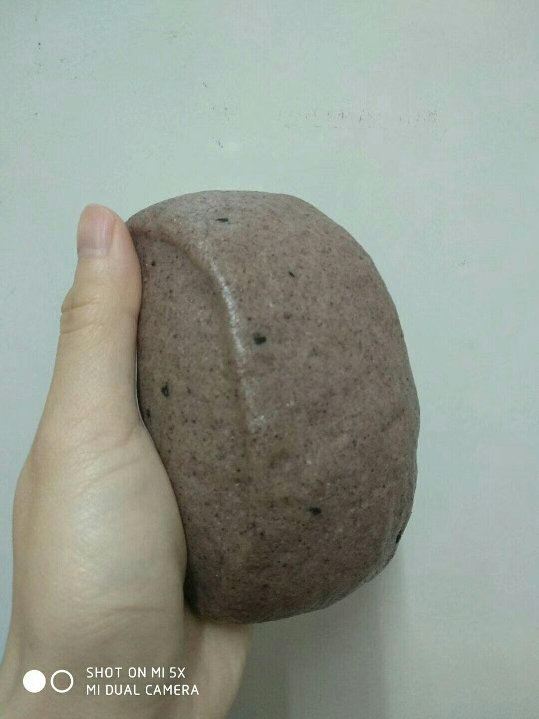 黑米粉刀切馒头