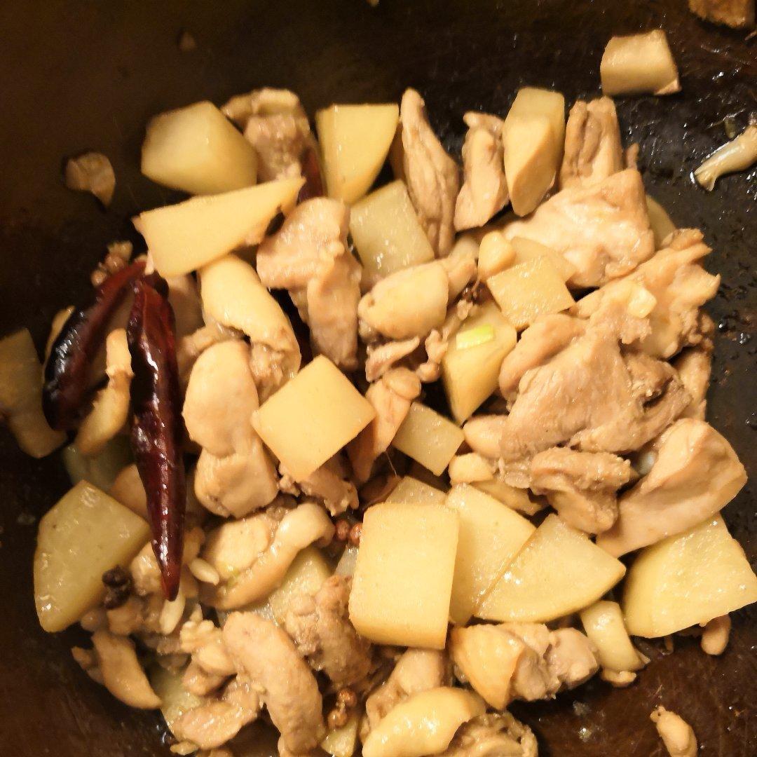 土豆炒鸡肉