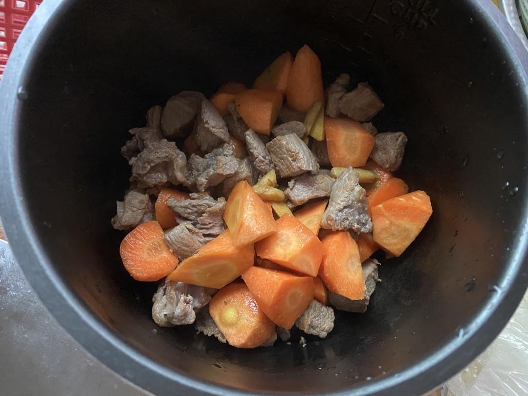 胡萝卜烧牛肉