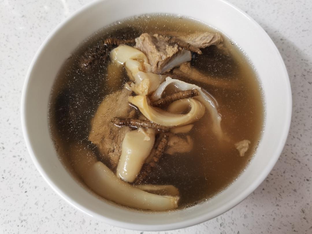 花胶冬虫草羊肚菌鸡汤