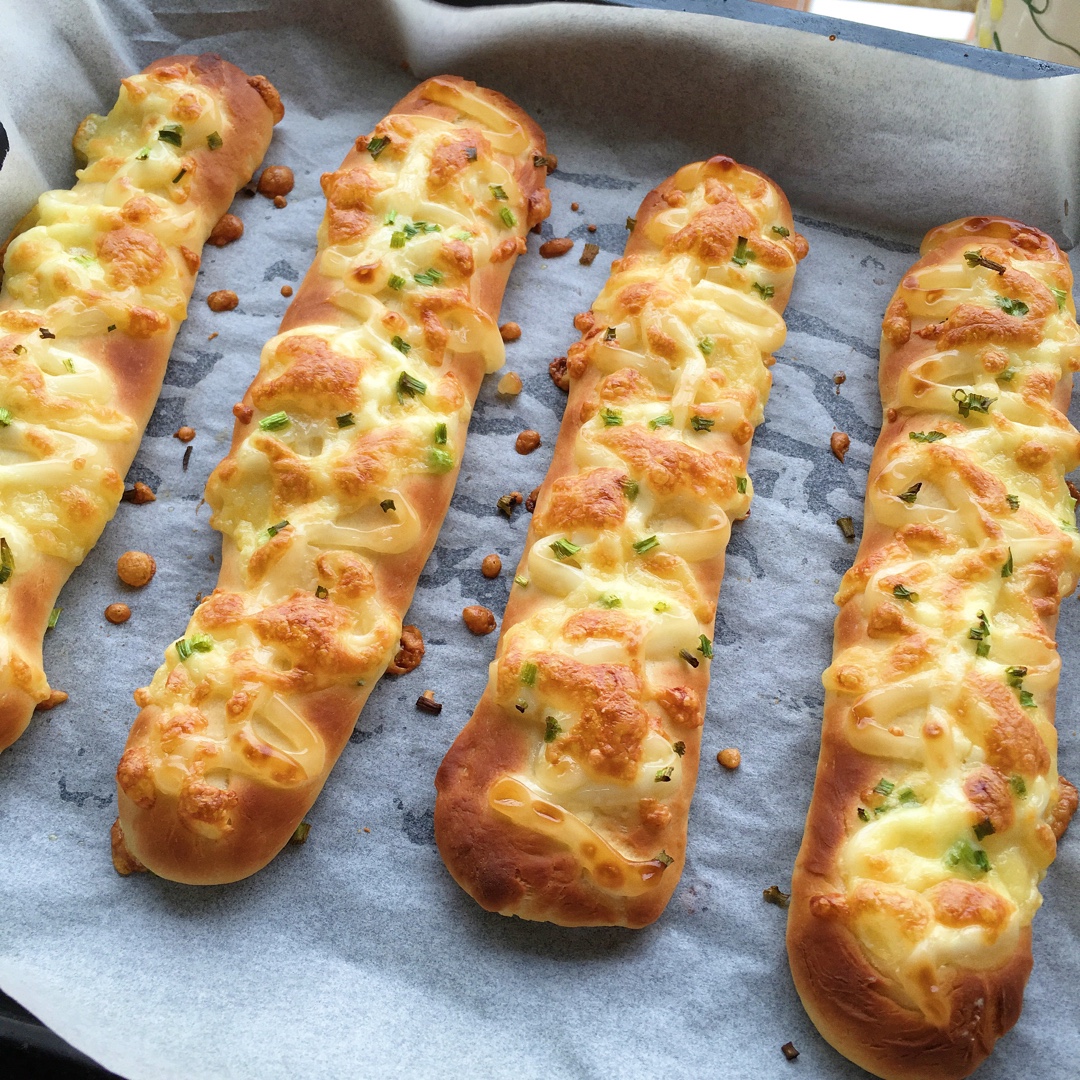 小生活_pvbu做的香葱芝士面包条