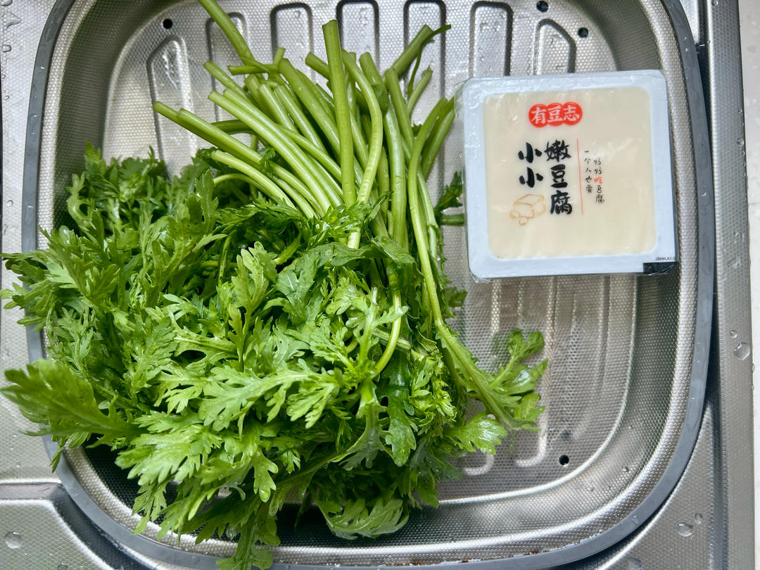 茼蒿拌豆腐