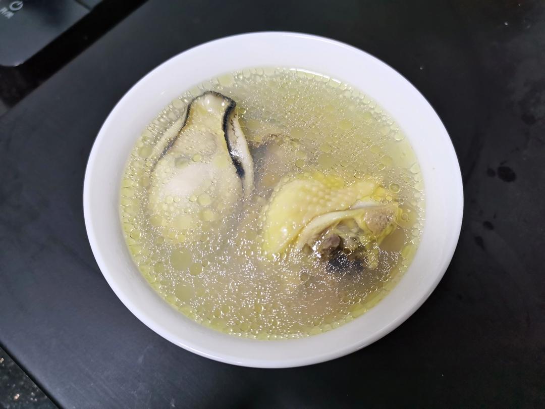 不鲜不要钱的生蚝鸡汤