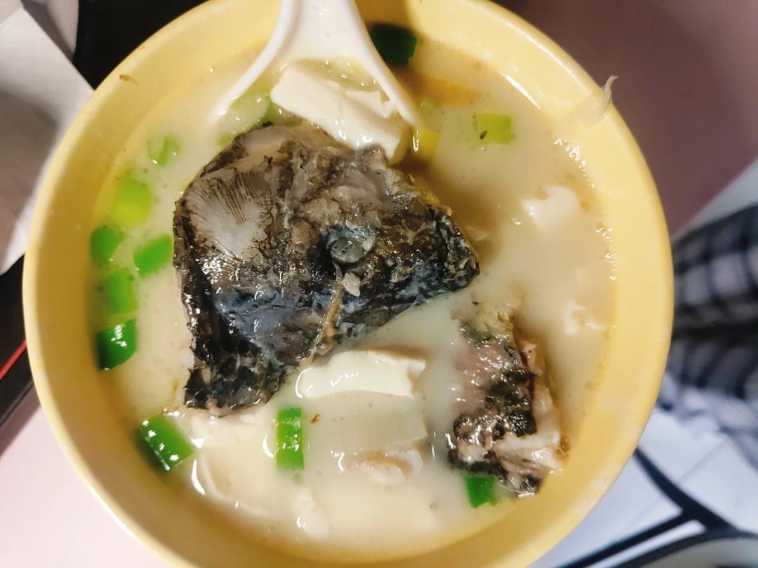 奶白鲫鱼豆腐汤|一条鱼最后的温柔