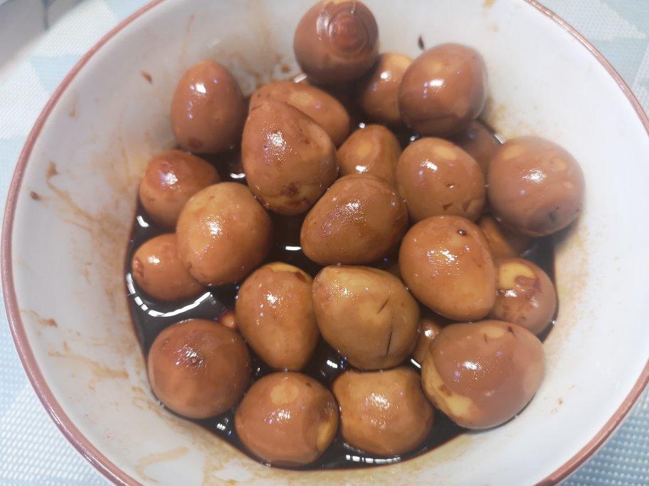 乡巴佬卤鹌鹑蛋