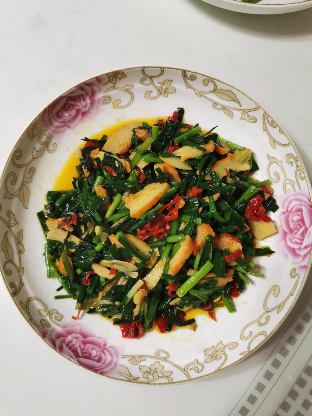 韭菜花炒肉丝