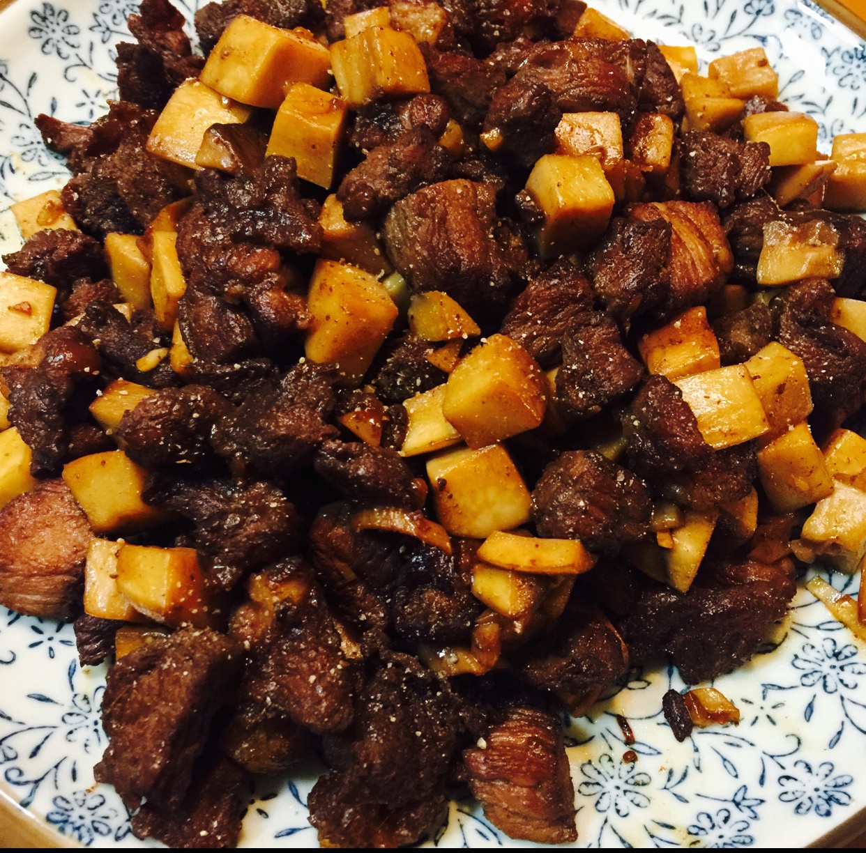 黑椒杏鲍菇牛肉粒