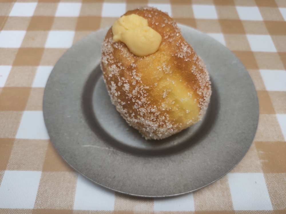 好吃到哭泣的甜甜圈VANILLA CREAM-FILLED DOUGHNUTS